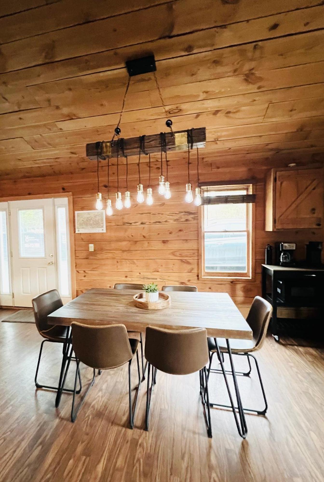 Firefly Fields 2-Acres With Guest House, Game Room, Mountain & River Views Севьервилл Экстерьер фото