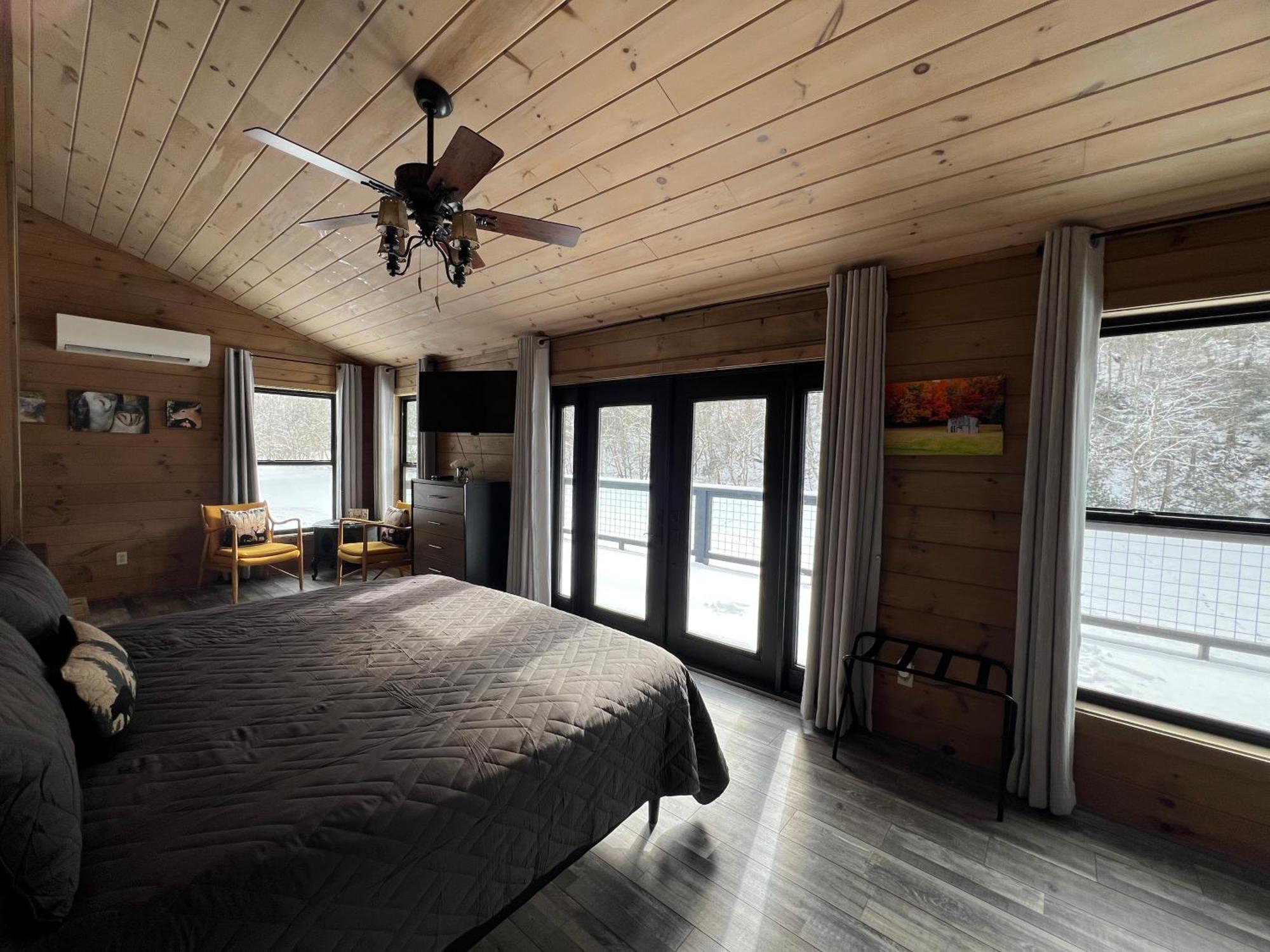 Firefly Fields 2-Acres With Guest House, Game Room, Mountain & River Views Севьервилл Экстерьер фото