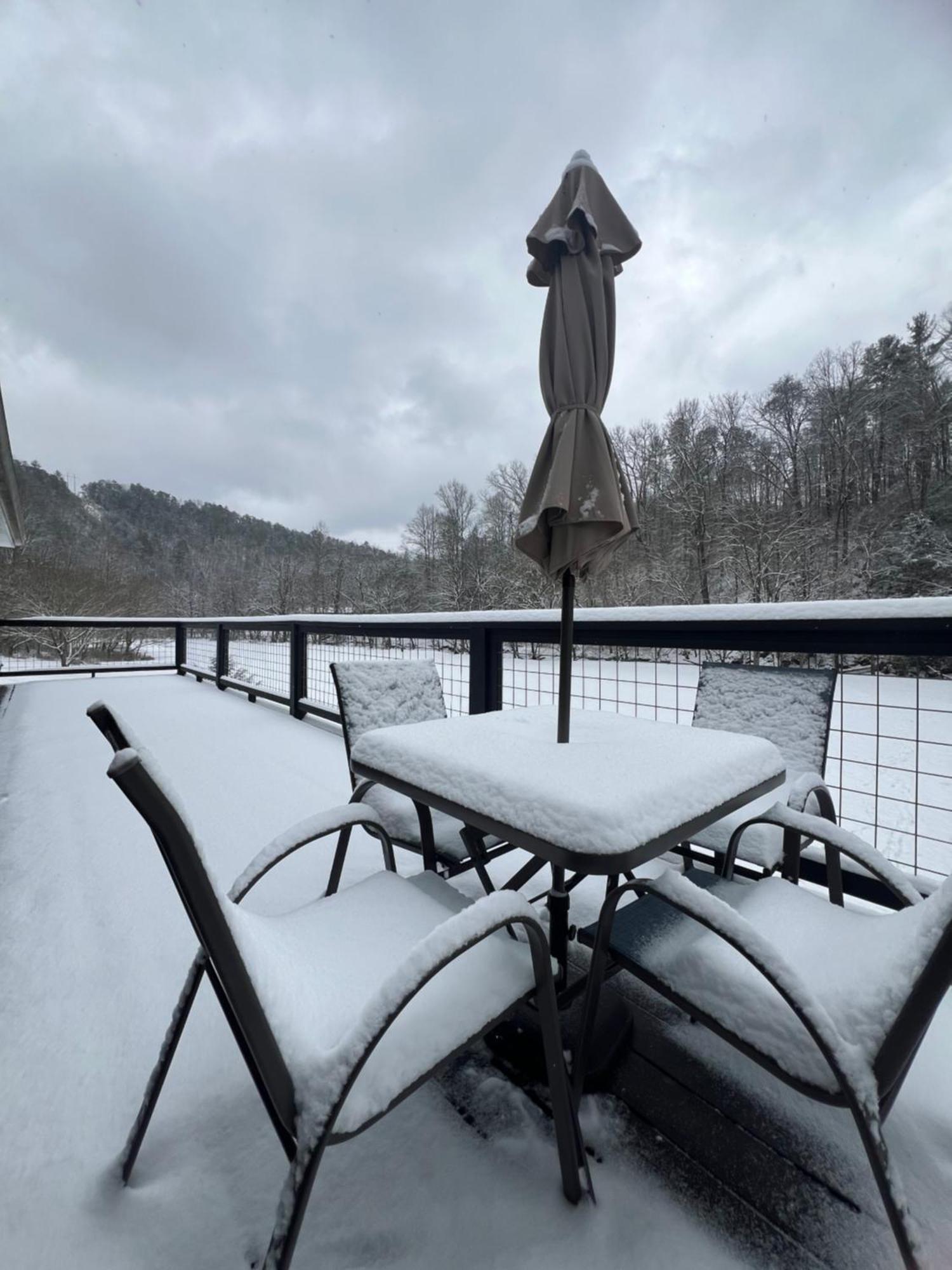 Firefly Fields 2-Acres With Guest House, Game Room, Mountain & River Views Севьервилл Экстерьер фото